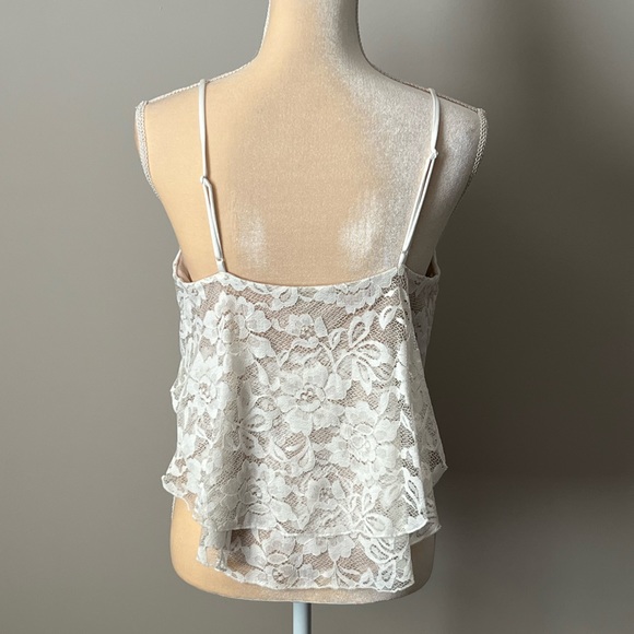 Gorgeous off white lace tank with criss cross front - Picture 2 of 7